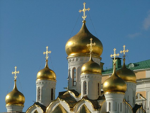 La Banca di Mosca crea una nuova carta di credito per finanziare la costruzione di 200 chiese in Russia