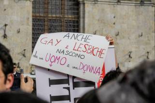 siena-contestazione-sentinelle-in-piedi