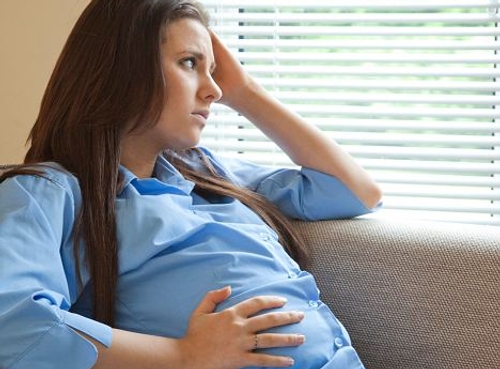 Linee guida per i medici di base britannici: sconsigliate di fare figli alle donne che hanno sofferto di depressione