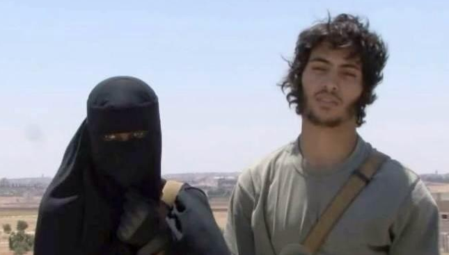 Le vite di Dare e Abaaoud, che hanno lasciato l’Occidente per combattere con l’Isis in Siria