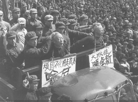 Cina. «Torturati e uccisi? I nemici di classe venivano anche cucinati e mangiati dal popolo»