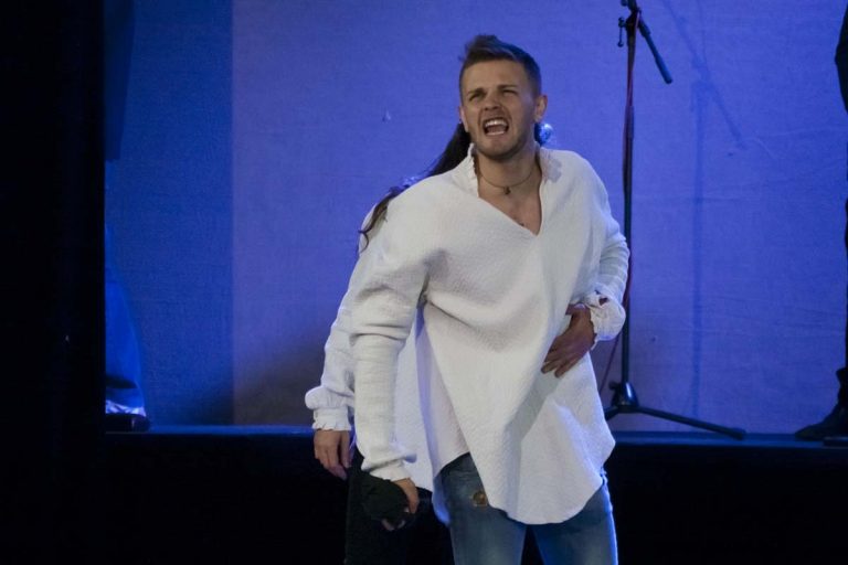 “Errare humanum est”. I ragazzi del Beccaria portano in scena se stessi e la propria redenzione