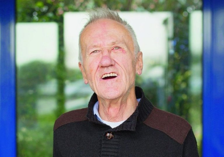 La Legione d’Onore a Pierrot Crépieux, il disabile mentale che testimonia che si può «vivere felici»