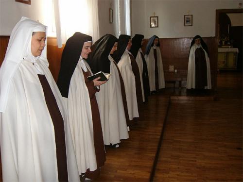 Visita alle carmelitane scalze di Bologna. Donne che percepiscono «l’eterno dentro l’istante effimero»