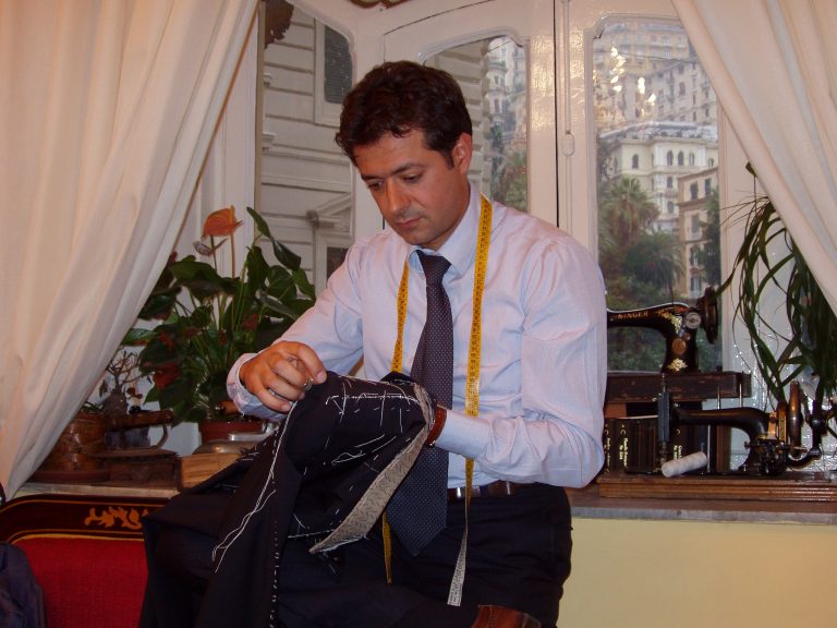 «Professò, ma poi?». Insegnare l’arte della sartoria napoletana in un carcere minorile