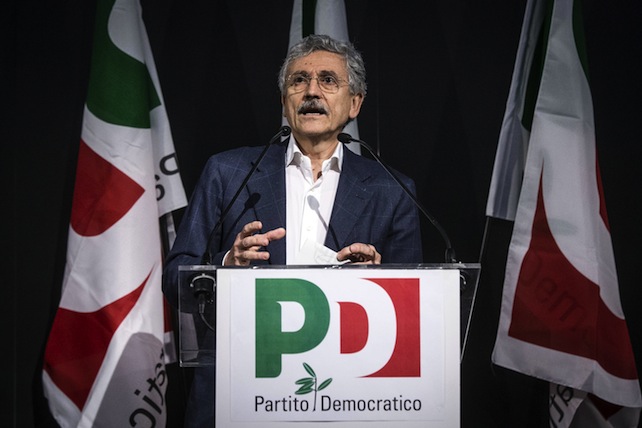 Inchiesta sulle coop rosse. Tocca difendere Massimo D’Alema, o quasi
