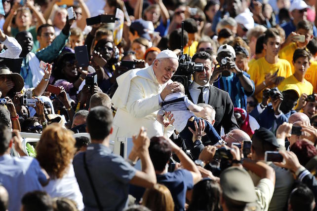Papa Francesco in piazza San Pietro per l'Udienza generale.