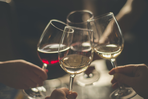 vino-bar-shutterstock_271878281
