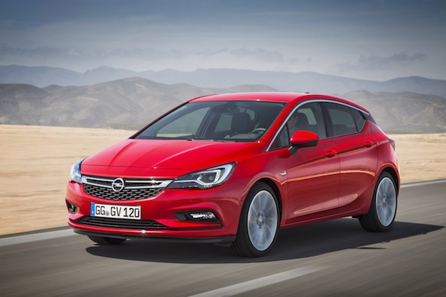 Opel Astra, sempre grande ma molto più leggera