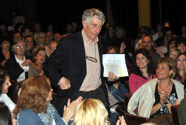 Le sei domande di «una rivista di obbedienza oltranzista» a Corrado Augias