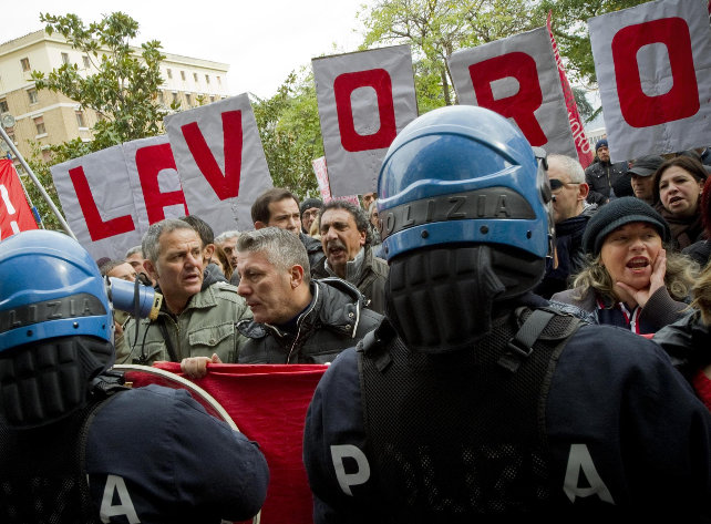 Manca il lavoro? Aumentate la tensione. Tutto corre su un filo di rasoio