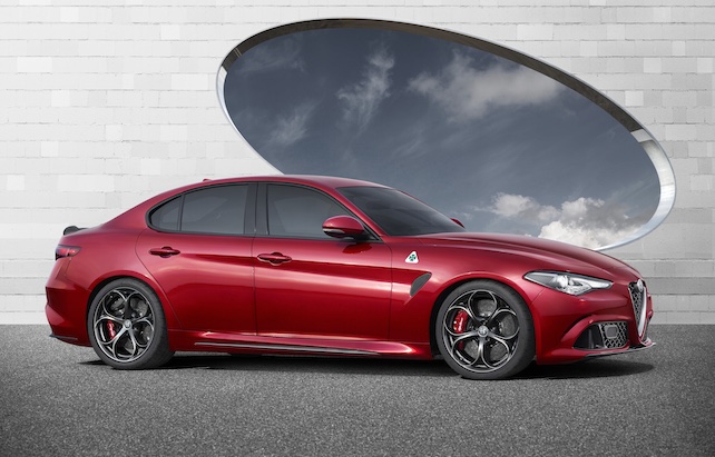 Alfa-Romeo-Giulia-lato