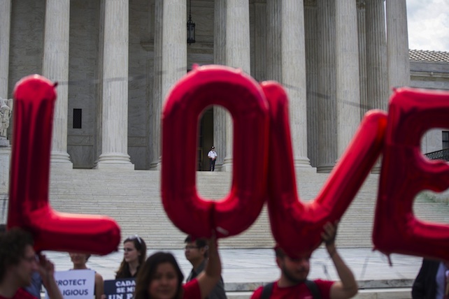 New York Times: «Chi non vuole officiare matrimoni gay, si trovi un altro lavoro»