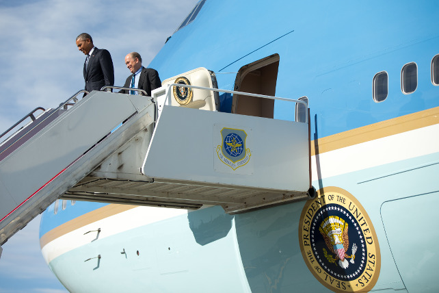 obama-alaska-walker-ansa-ap