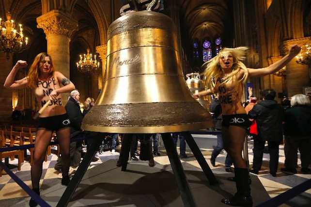 Profanazione di Notre-Dame. Le Femen vengono assolte di nuovo e saranno pure risarcite