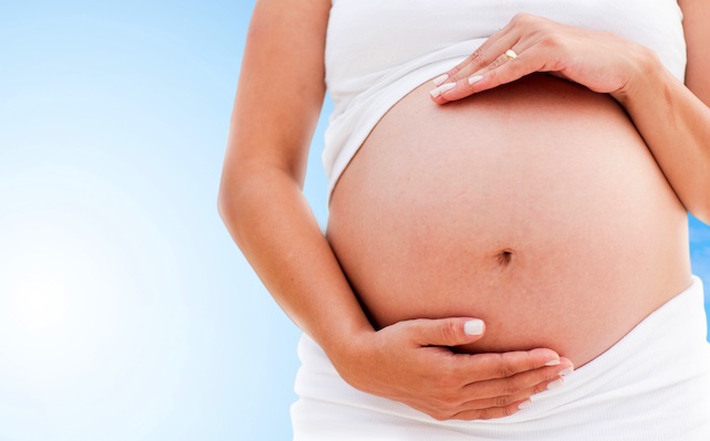 Inghilterra, fecondazione assistita. Senza partner e senza sesso: sono le “mamme vergini”