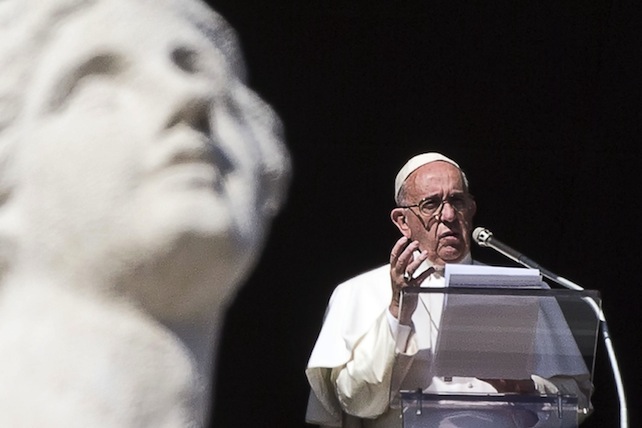 Papa Francesco: «La mondanità porta al pensiero unico. Non lasciamo che distrugga la nostra identità cristiana»
