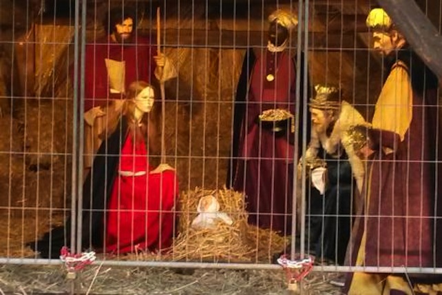 Bruxelles, distrutto il presepe in piazza. Non è la prima volta