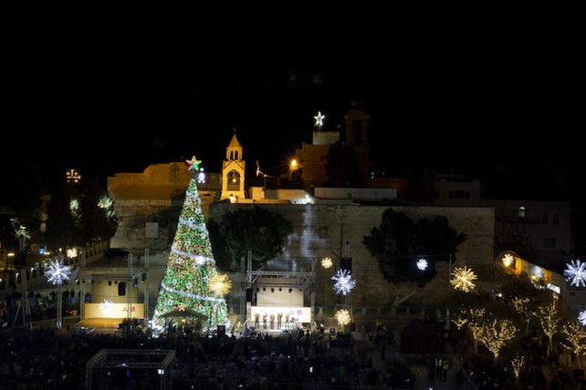 «A Betlemme niente Natale, non c’è nulla da festeggiare». Ma i cristiani si ribellano