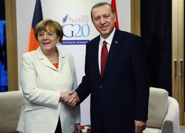 «Se l’Europa si accorda con il governo fascista della Turchia, annegherà insieme ai migranti»