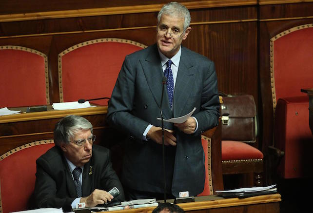 Unioni civili, Formigoni: «Non voto la fiducia. Ancora troppi richiami al matrimonio»