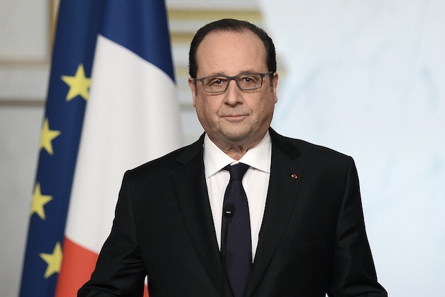 Francia. La lotta al terrorismo islamico è la Waterloo di Napoleone-Hollande