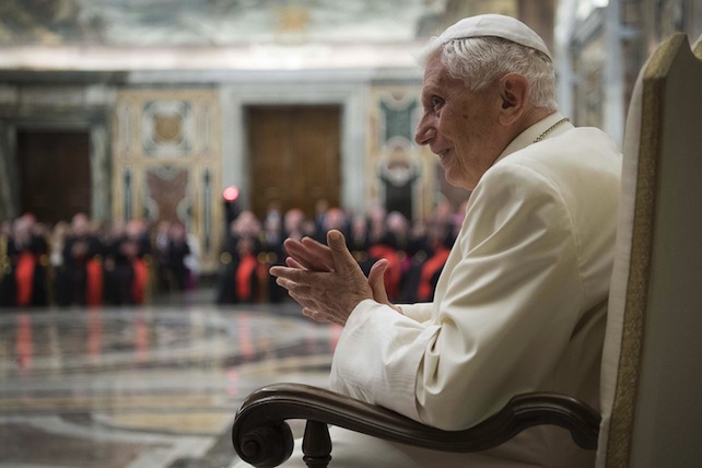 Basta una parola a Benedetto XVI per dare una lezione a quell’asino di Erasmo