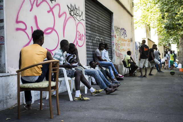 Emergenza profughi, serve un miliardo ma i soldi sono finiti. Ordine pubblico a rischio