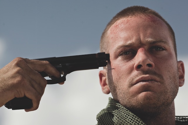 Chi è un soldato? Cosa lo salva? Mine è un film che ti sorprende, per umanità e intensità