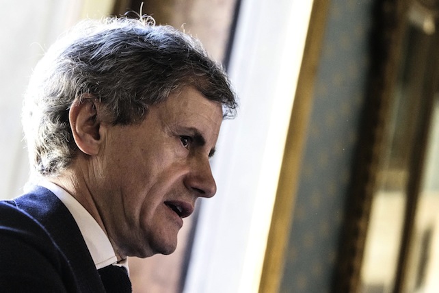 False notizie in prima pagina e la verità nell’ultima