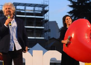M5S leader Beppe Grillo and Rome's Mayor Virginia Raggi at the end of the demonstration staged by the anti-establishment Five-Star Movement (M5S) to support 'No' at next December 4 Constitutional reform referendum, Rome, Italy, 26 November 2016.  ANSA/ CLAUDIO PERI
