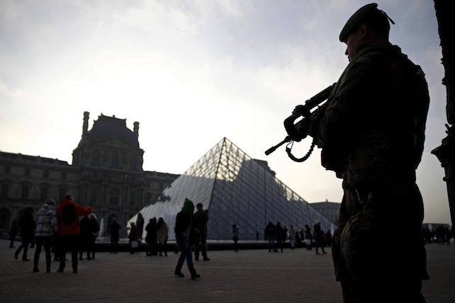 A Parigi torna la paura. «Attentato di natura terroristica»