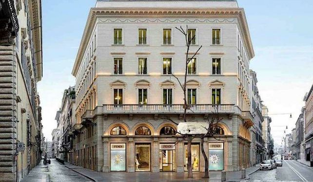 Con Fendi, Penone batte Cattelan e Pistoletto