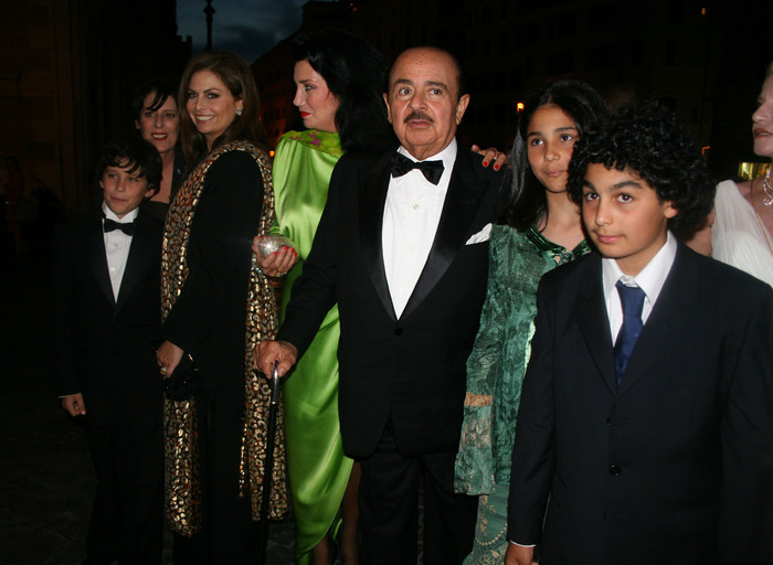 Adnan lo sceicco senza limiti, James il raja senza corona