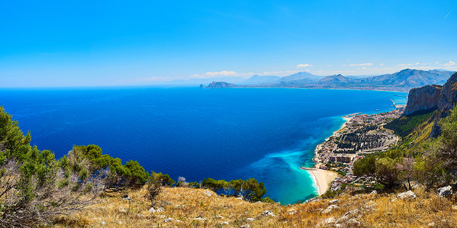 palermo-monte-pellegrino-shutterstock_653384797