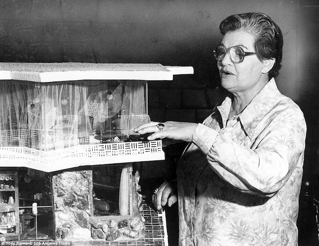 Donne di casa (automatizzata) e di salario