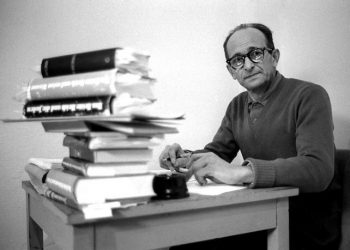 JER02 - 19610415 - RAMLE, ISRAEL : (FILES) A file picture taken 15 April 1961 shows Nazi war criminal Adolf Eichmann sitting at a desk in his cell at the Ramle prison in Israel. Israel prepared 13 August 1999 to lift the lid on Eichmann's memoirs after keeping the document hidden from public view for nearly 40 years. Eichmann was kidnapped by Israeli agents in Argentina and executed in 1962 in Jerusalem. 
EPA PHOTO/AFP/GPO FILES/-/jd/ja