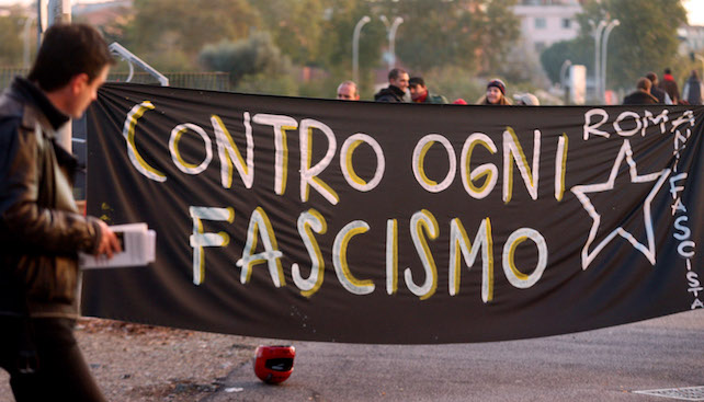 La ridicola liturgia antifascista è solo un’arma al servizio del capitale
