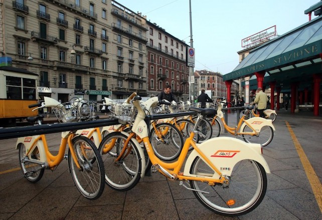 Vorrei bersagliarvi di multe, ciclisti alla milanese che non siete altro