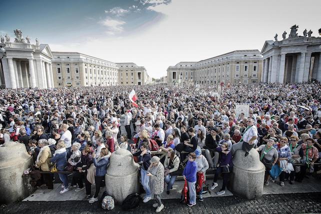 Te deum laudamus perché oggi non possiamo essere clericali