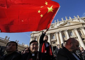 Faithful from China during weekly general audience in St. Peter's Square at the Vatican, Wednesday, November 22, 2017. ANSA/Fabio Frustaci
