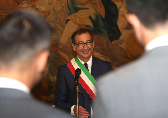 Milano fa la splendida, ma tira aria di fine impero