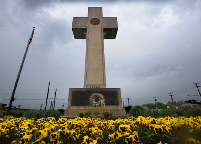 Usa, umanisti contro il memoriale dei caduti: «La croce discrimina, demolitela»
