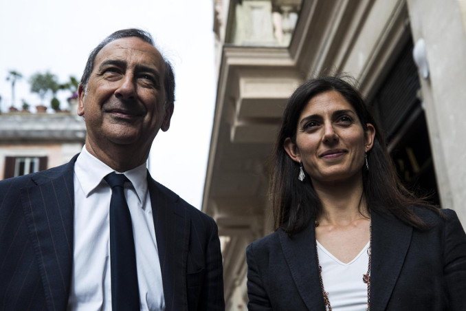 Beppe Sala, sindaco di Milano, con Virginia Raggi, sindaco di Roma