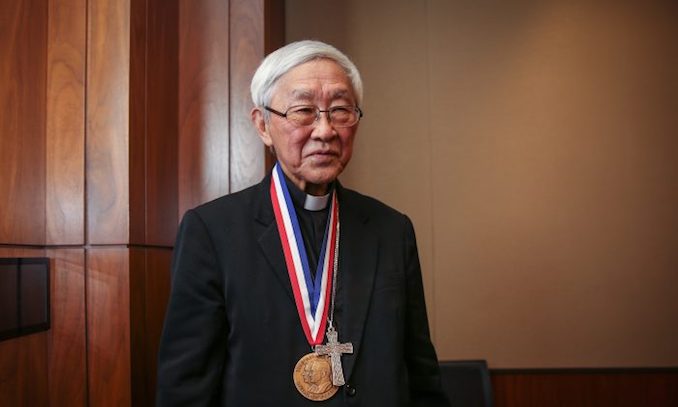Premiato il cardinale Zen per «la difesa della libertà e la lotta al comunismo»