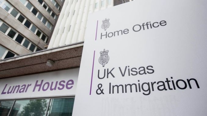 «Il cristianesimo non è una religione pacifica»: Londra nega l’asilo a un iraniano convertito
