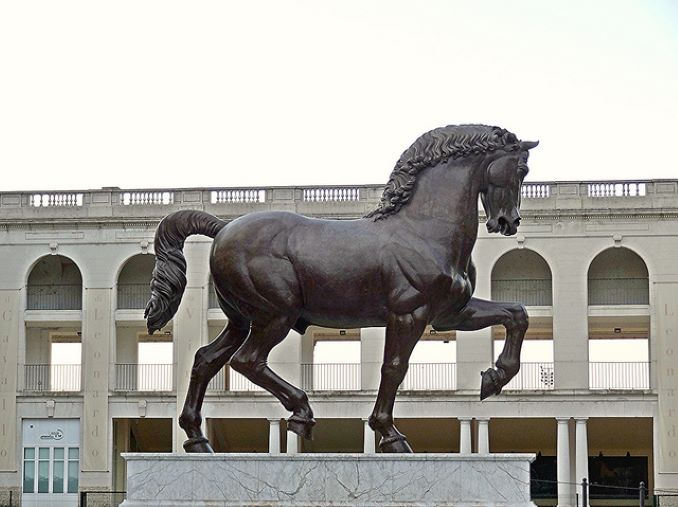 Tredici cavalli di design pronti a invadere Milano