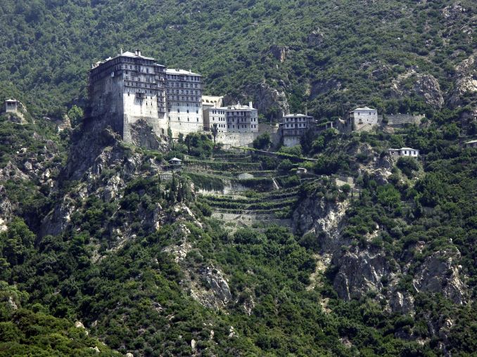 Io, ateo, ho incontrato l’uomo più felice del mondo. Un monaco del Monte Athos