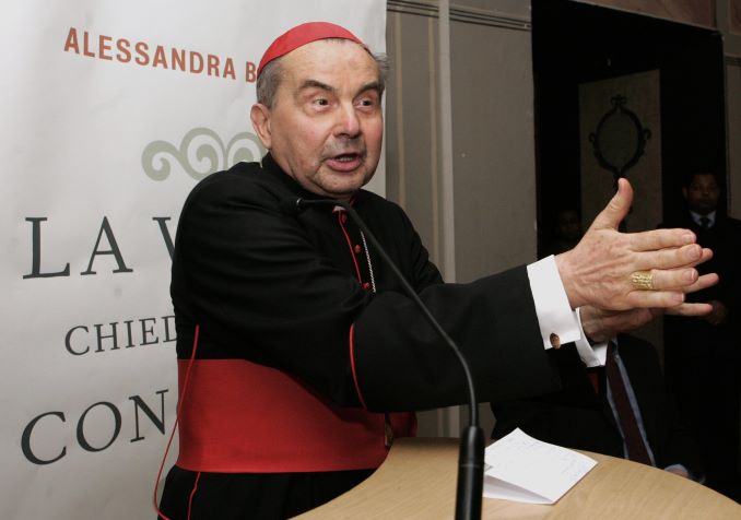 Caffarra: “Cari fedeli, ecco quali sono gli orientamenti per il voto”