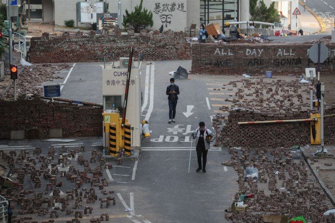 Guerriglia e caos a Hong Kong. La situazione spiegata in 10 foto